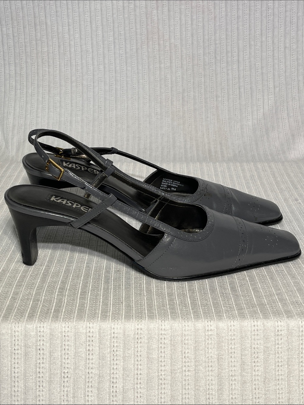 Kasper Women's Charcoal Gray Pointed Slingback Heels